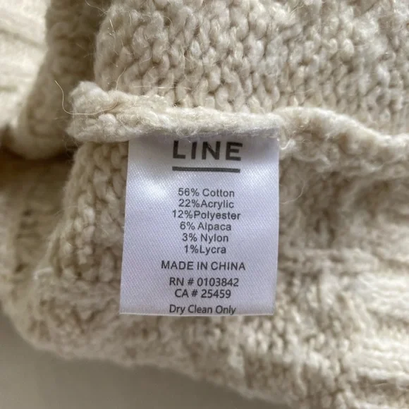 Line Sweater - Picture 4 of 4